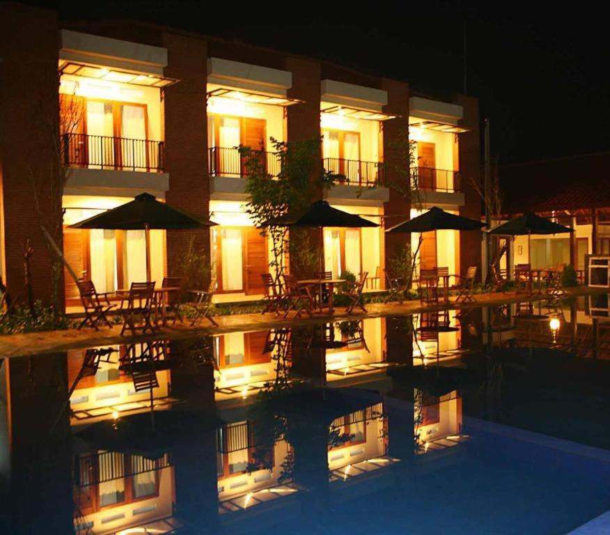 Villa Bukit Pinus Bogor Exterior photo